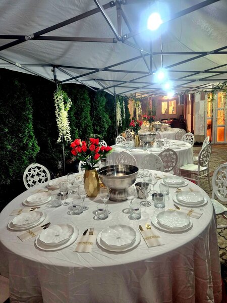 Alin evenimente inchiriaza corturi complet echipate pentru orice eveniment.